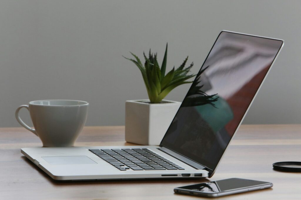 How to Choose the Best Laptops and Desktops on Rent in Tricity