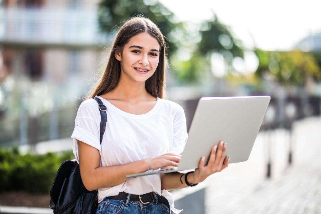 Best Reason to Rent Laptops in Tricity for Students