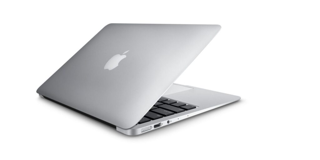 5 Reasons Apple Laptops Still Rule the Market in 2026